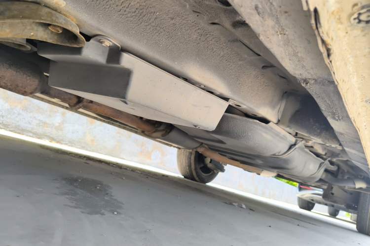 Used BYD M6 2013 2.0L Manual Comfort Edition Chassis Front Left