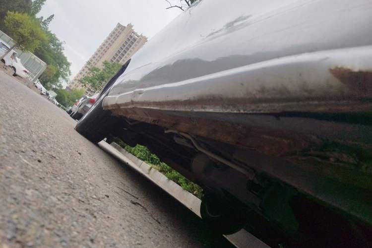 Used BYD M6 2013 2.4L Manual Luxury Model Chassis Front Right