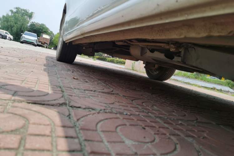 Used BYD M6 2013 2.4L Manual Luxury Model Chassis Front Right