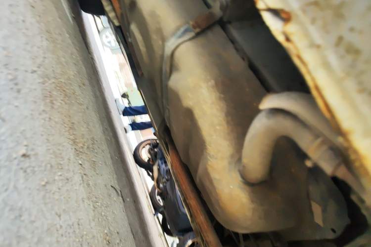 Used BYD M6 2013 2.0L Manual Comfort Edition Chassis Rear Left