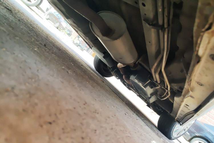 Used BYD M6 2013 2.0L Manual Comfort Edition Chassis Rear Right