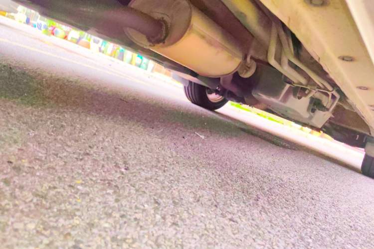 Used BYD M6 2013 2.4L Automatic Luxury Model Chassis Rear Right