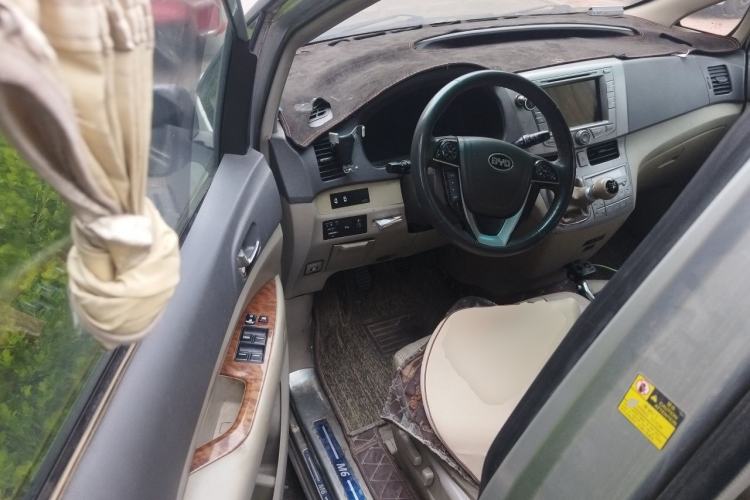 Used BYD M6 2013 2.4L Manual Luxury Model Driver Seat