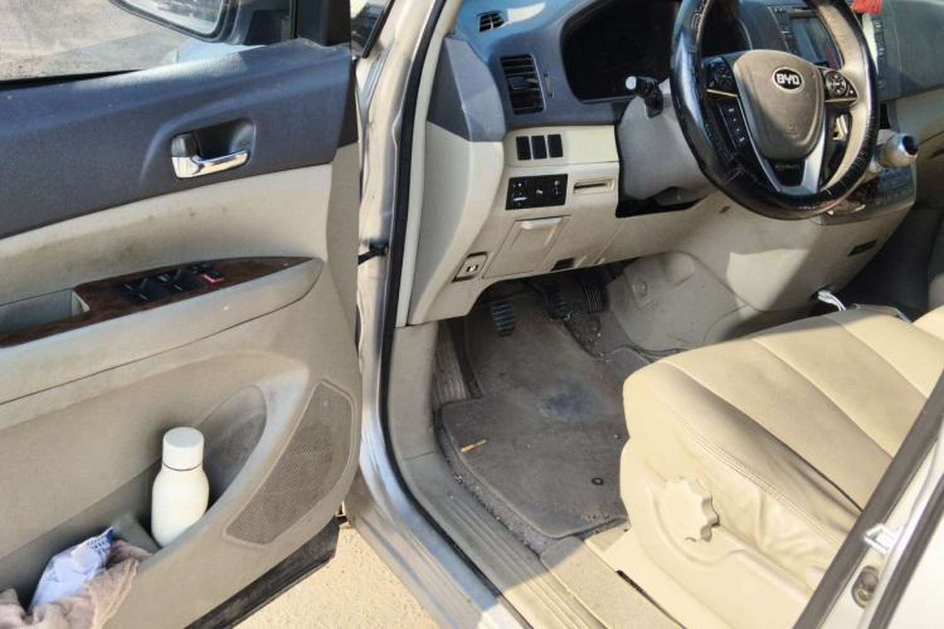 Used BYD M6 2013 2.4L Manual Luxury Model Driver Seat