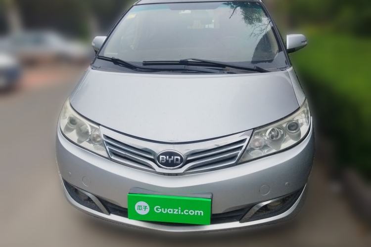 Used BYD M6 2013 2.4L Manual Luxury Model Front