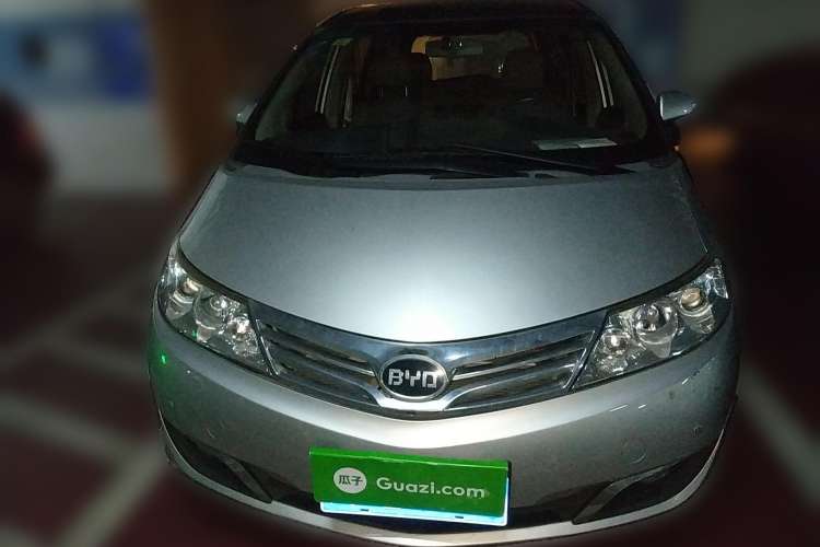 Used BYD M6 2013 2.4L Automatic Luxury Model Front