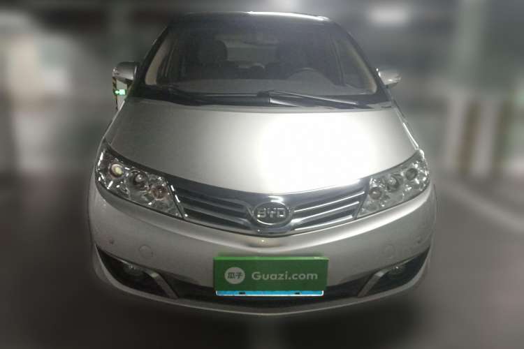 Used BYD M6 2013 2.4L Manual Luxury Model Front