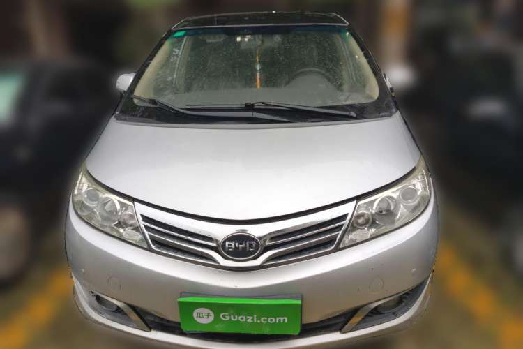 Used BYD M6 2013 2.4L Manual Luxury Model Front