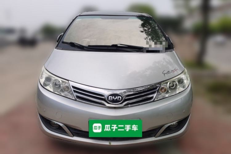 Used BYD M6 2013 2.4L Manual Luxury Model Front