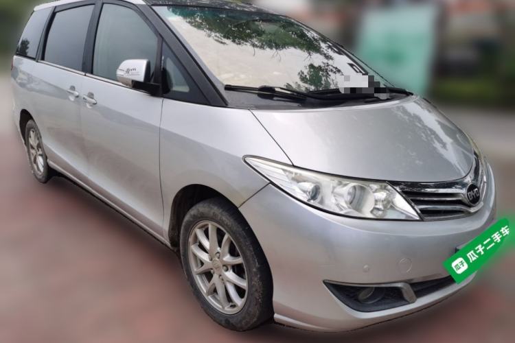 Used BYD M6 2013 2.4L Manual Luxury Model Front Right 45 Deg