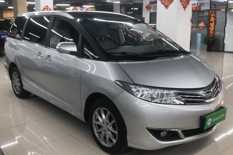 Used BYD M6 2013 2.4L Manual Luxury Model Front Right 45 Deg