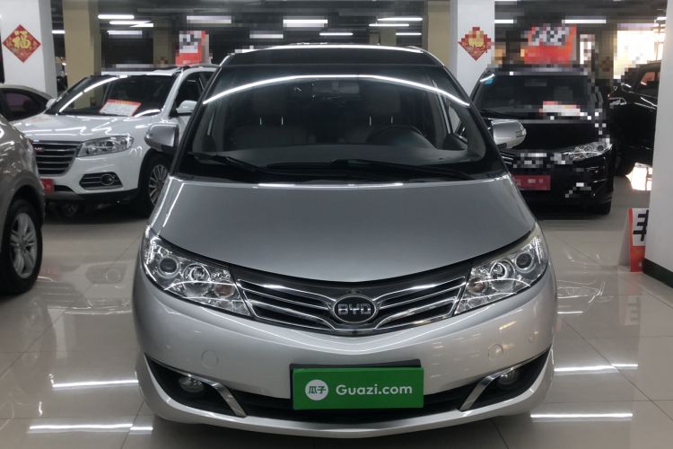 Used BYD M6 2013 2.4L Manual Luxury Model Front