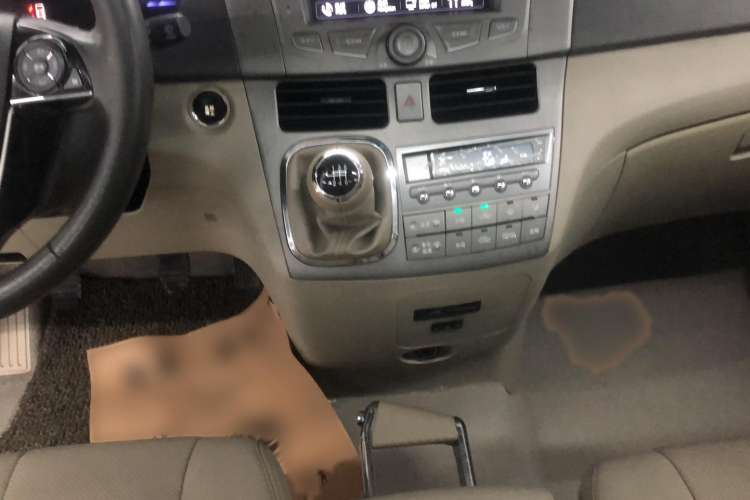 Used BYD M6 2013 2.4L Manual Luxury Model Gear Lever
