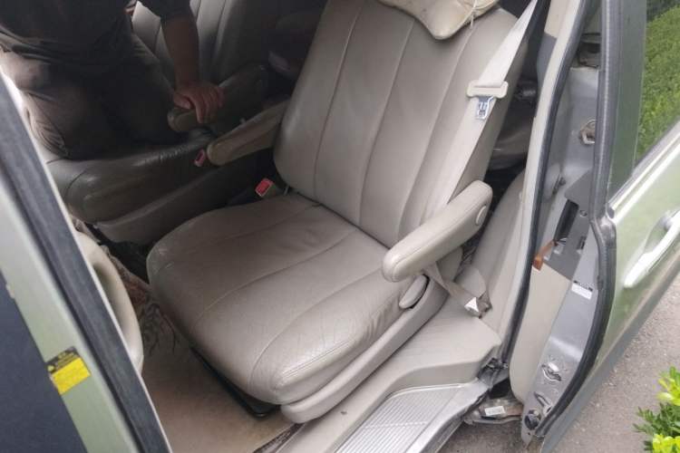 Used BYD M6 2013 2.4L Manual Luxury Model Left Rear Seat