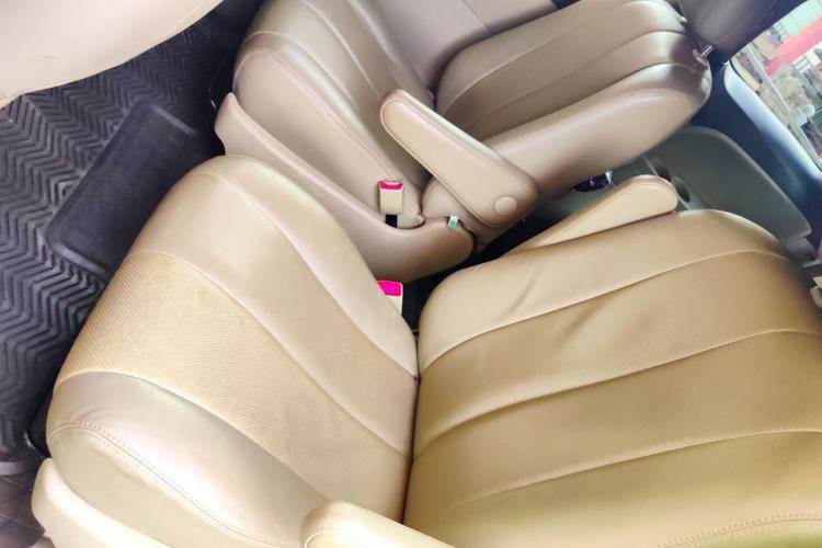 Used BYD M6 2013 2.4L Automatic Luxury Model Left Rear Seat
