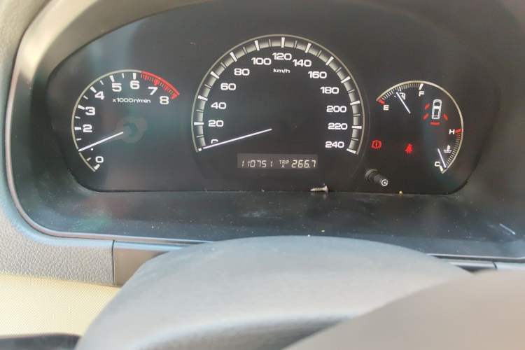 Used BYD M6 2013 2.0L Manual Comfort Edition Odometer Close Up