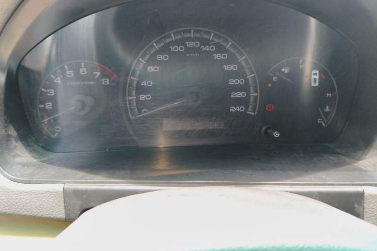 Used BYD M6 2013 2.0L Manual Comfort Edition Odometer Close Up