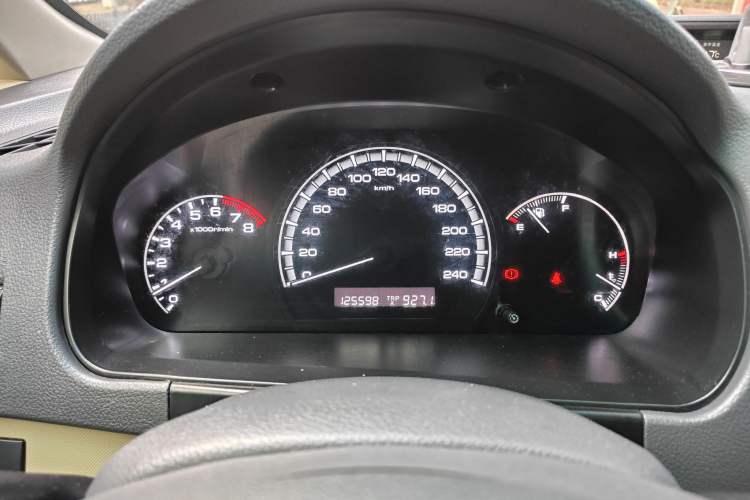 Used BYD M6 2013 2.0L Manual Comfort Edition Odometer Close Up