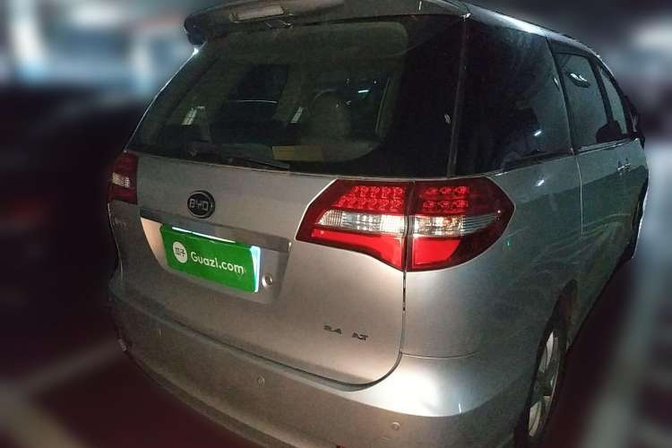 Used BYD M6 2013 2.4L Automatic Luxury Model Rear Right 45 Deg
