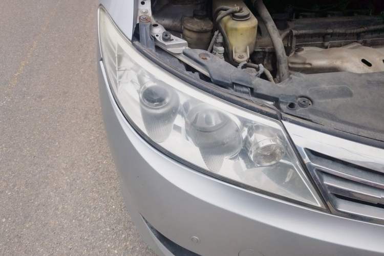 Used BYD M6 2013 2.4L Manual Luxury Model Right Front Headlight