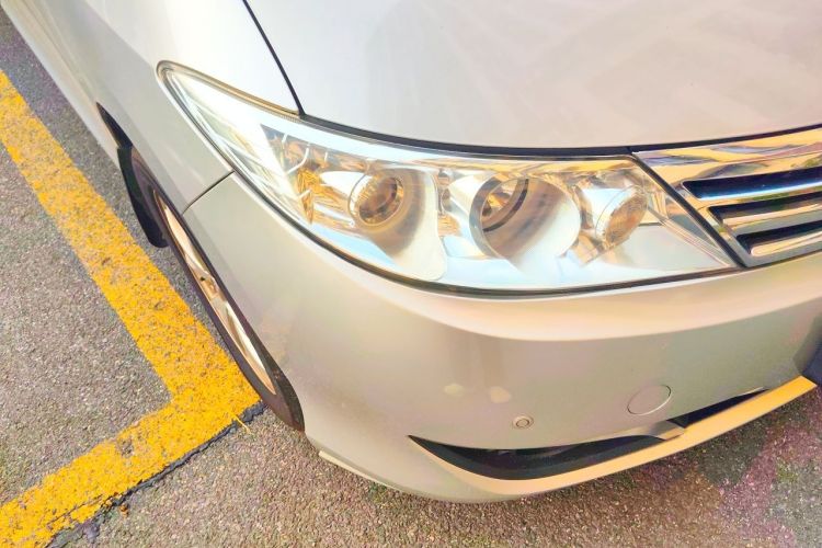 Used BYD M6 2013 2.4L Automatic Luxury Model Right Front Headlight