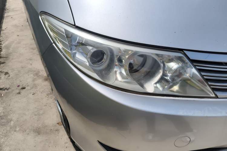 Used BYD M6 2013 2.0L Manual Comfort Edition Right Front Headlight