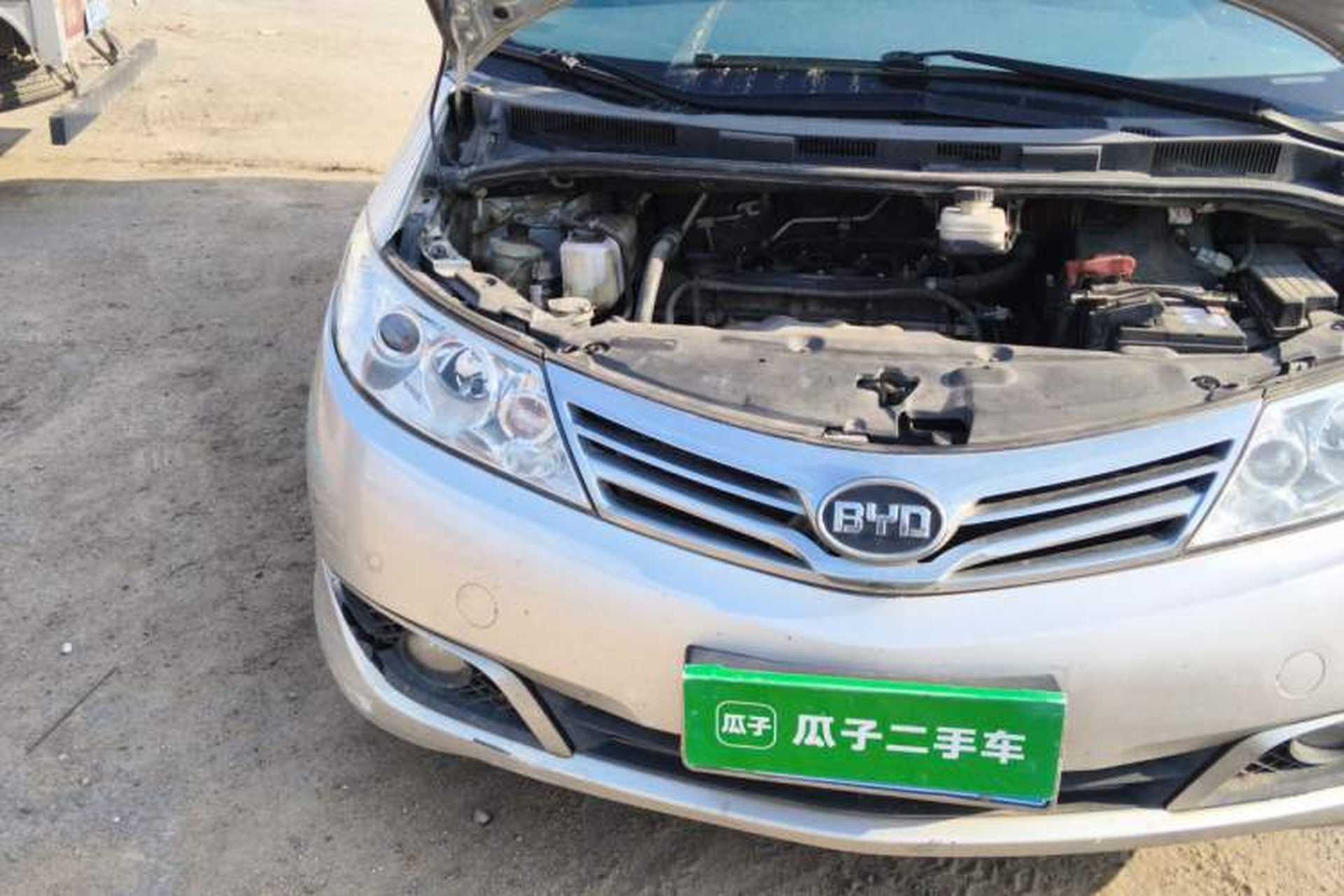 Used BYD M6 2013 2.4L Manual Luxury Model Right Front Headlight