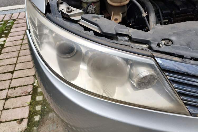 Used BYD M6 2013 2.0L Manual Comfort Edition Right Front Headlight