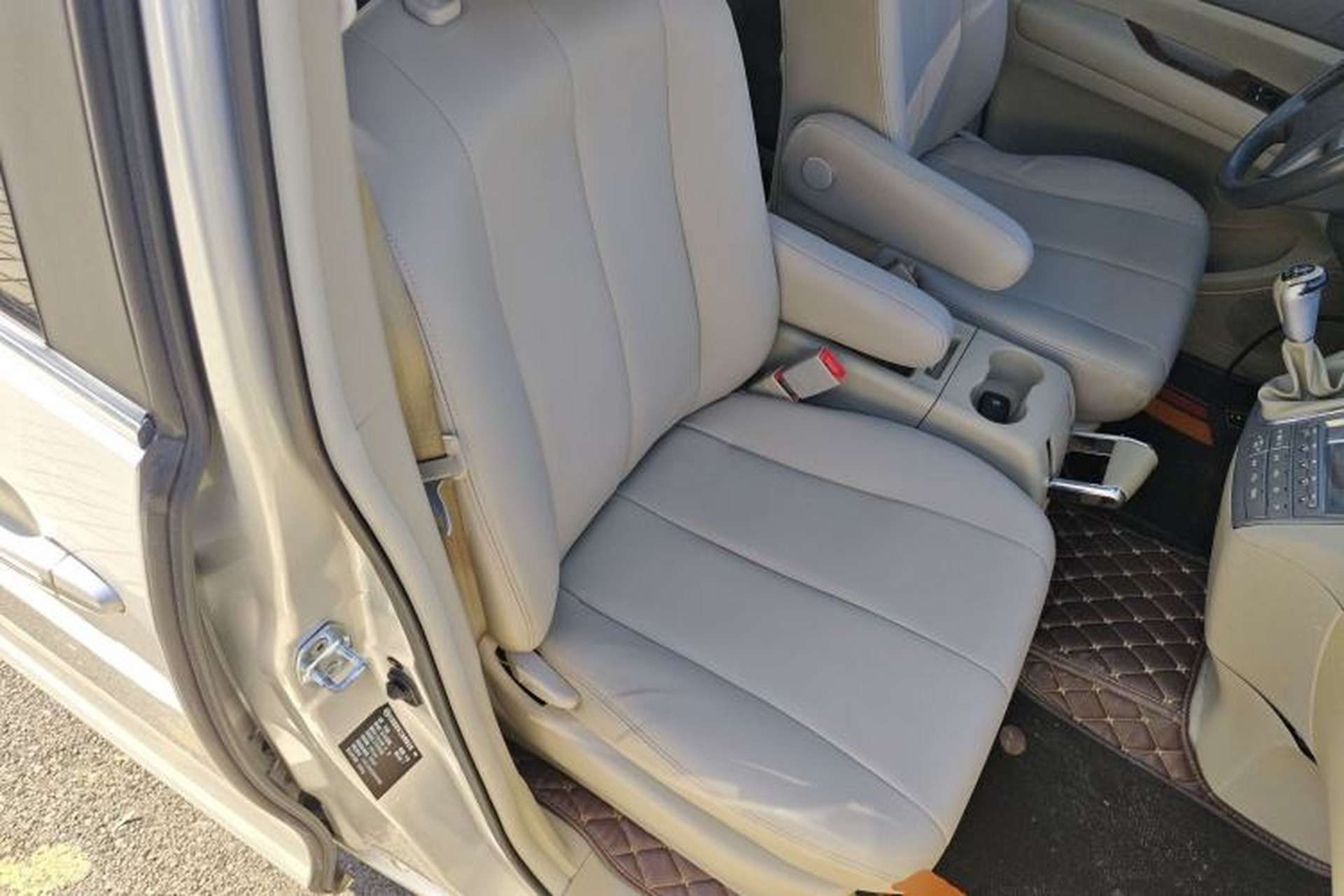Used BYD M6 2013 2.0L Manual Comfort Edition Right Front Seat