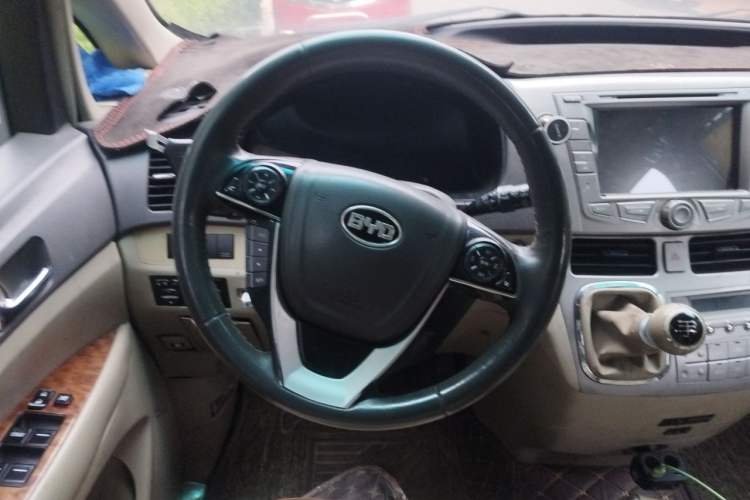 Used BYD M6 2013 2.4L Manual Luxury Model Steering Wheel