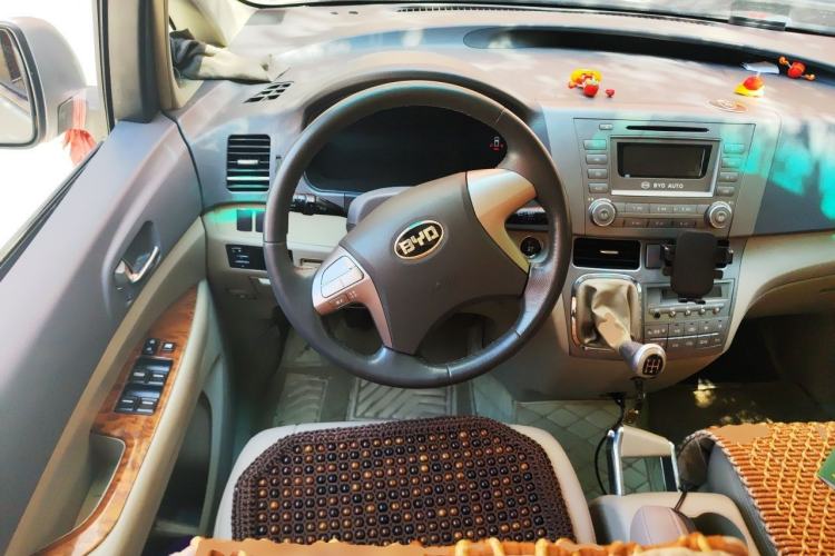 Used BYD M6 2013 2.0L Manual Comfort Edition Steering Wheel