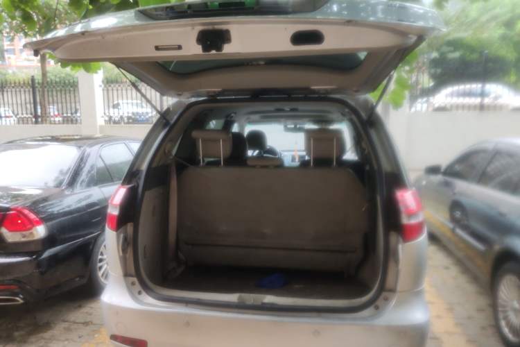 Used BYD M6 2013 2.4L Manual Luxury Model Trunk