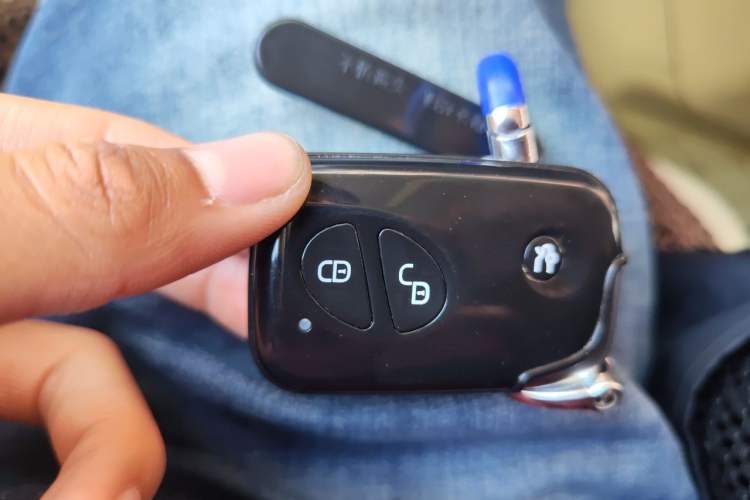 Used BYD M6 2013 2.0L Manual Comfort Edition Vehicle Key