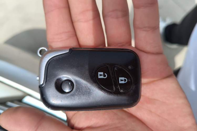 Used BYD M6 2013 2.0L Manual Comfort Edition Vehicle Key