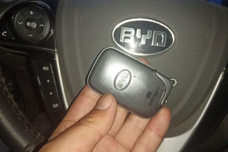 Used BYD M6 2013 2.4L Manual Luxury Model Vehicle Key