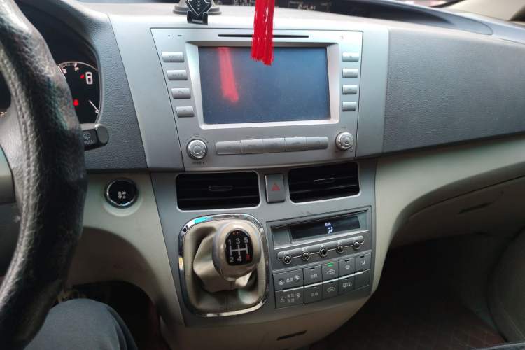 Used BYD M6 2013 2.0L Manual Comfort Edition Audio And AC Panel