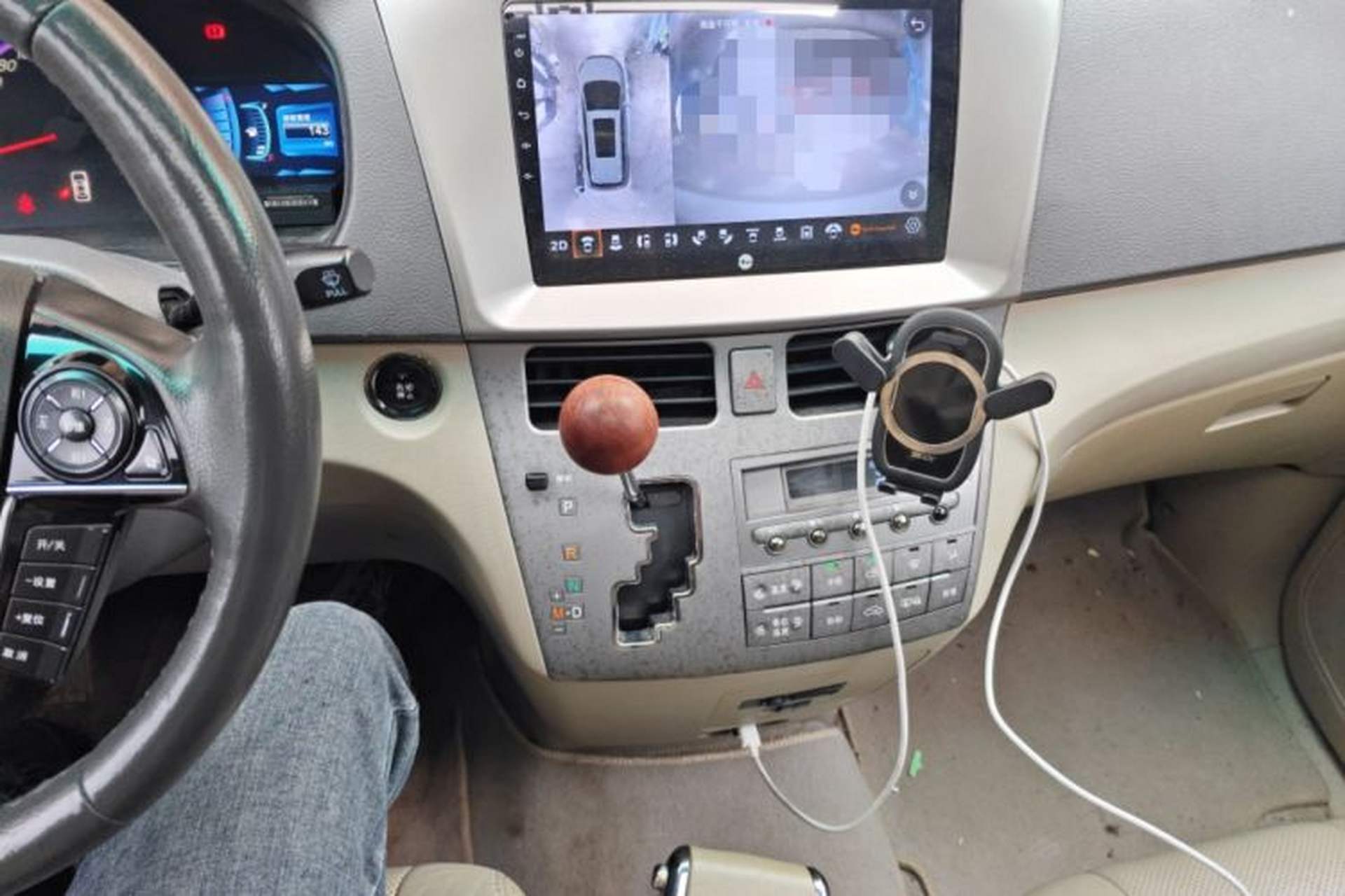 Used BYD M6 2013 2.4L Automatic Luxury Model Audio And AC Panel
