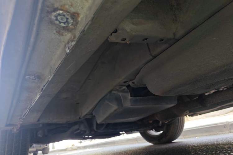 Used BYD M6 2013 2.0L Manual Comfort Edition Chassis Front Left