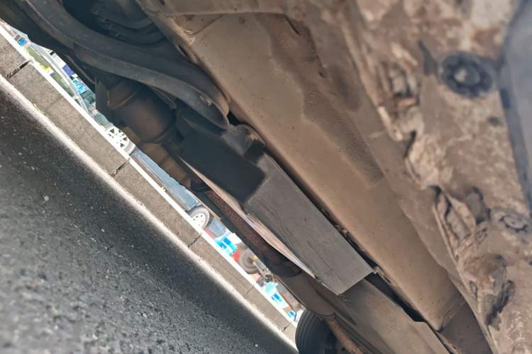 Used BYD M6 2013 2.0L Manual Comfort Edition Chassis Front Left
