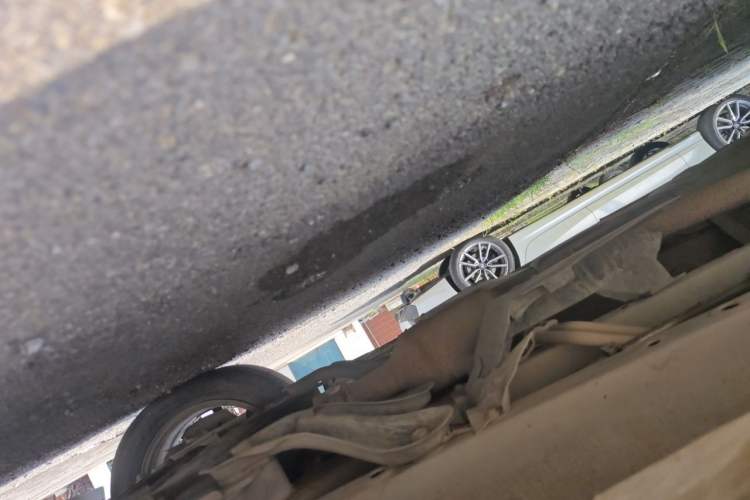Used BYD M6 2013 2.4L Automatic Luxury Model Chassis Front Left