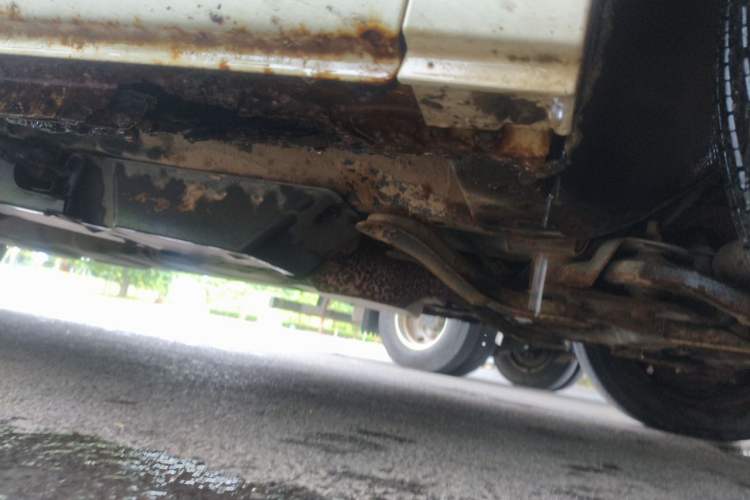 Used BYD M6 2013 2.0L Manual Comfort Edition Chassis Front Right