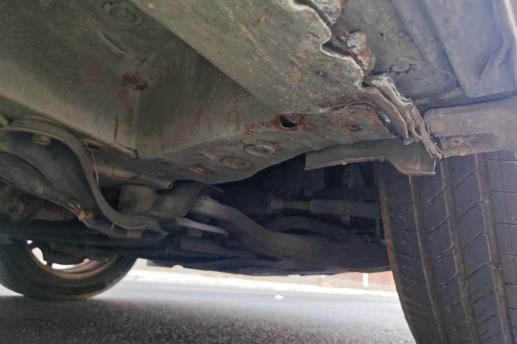 Used BYD M6 2013 2.0L Manual Comfort Edition Chassis Front Right