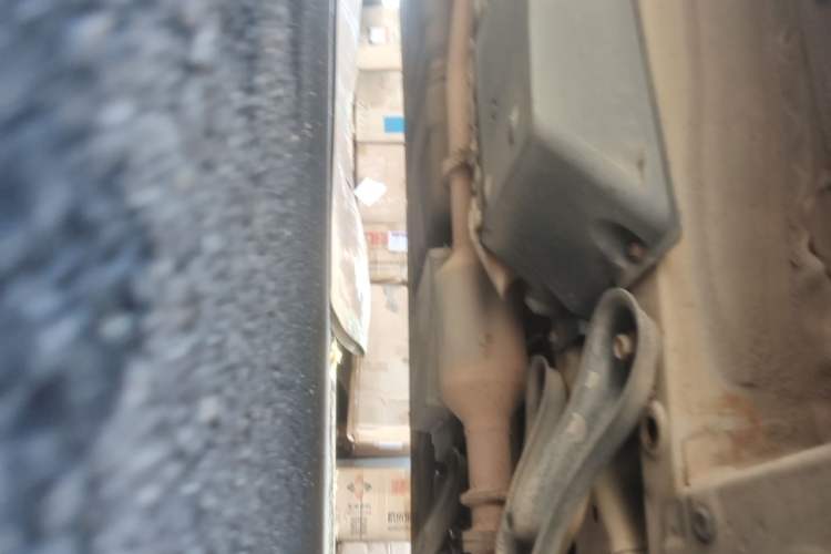 Used BYD M6 2013 2.4L Manual Luxury Model Chassis Front Right