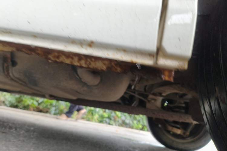 Used BYD M6 2013 2.0L Manual Comfort Edition Chassis Rear Left