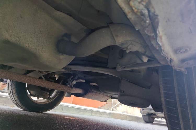 Used BYD M6 2013 2.0L Manual Comfort Edition Chassis Rear Left