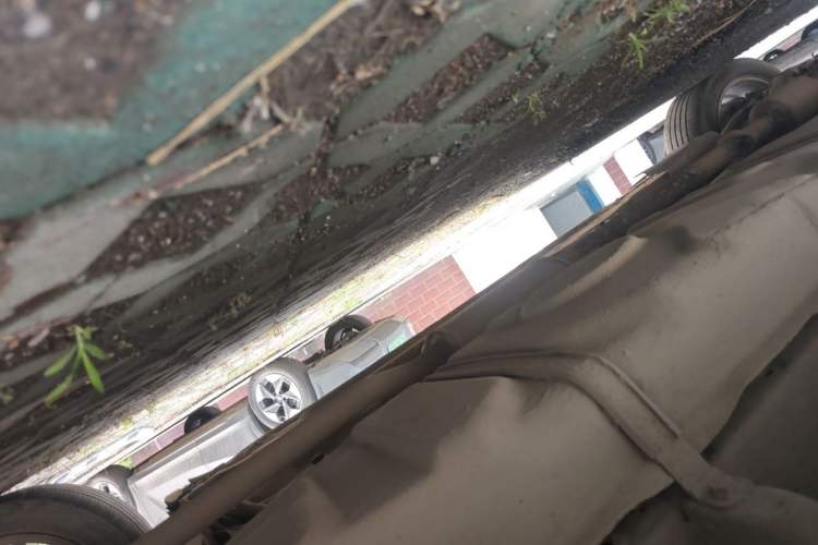 Used BYD M6 2013 2.4L Automatic Luxury Model Chassis Rear Right