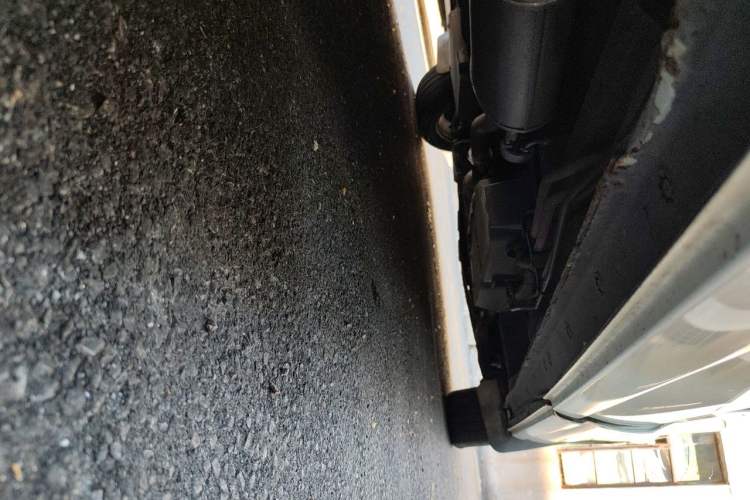 Used BYD M6 2013 2.4L Manual Luxury Model Chassis Rear Right