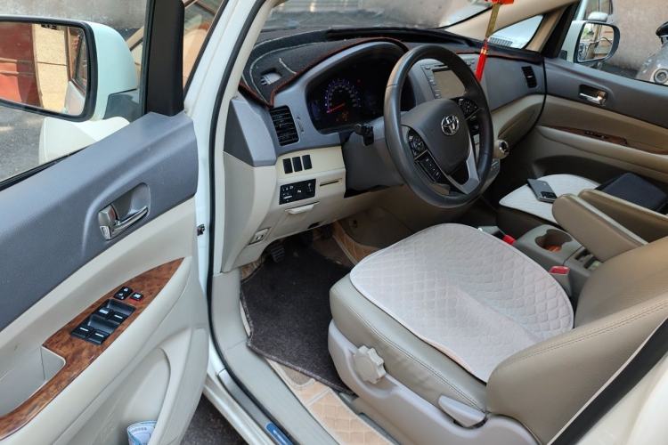 Used BYD M6 2013 2.4L Manual Luxury Model Driver Seat