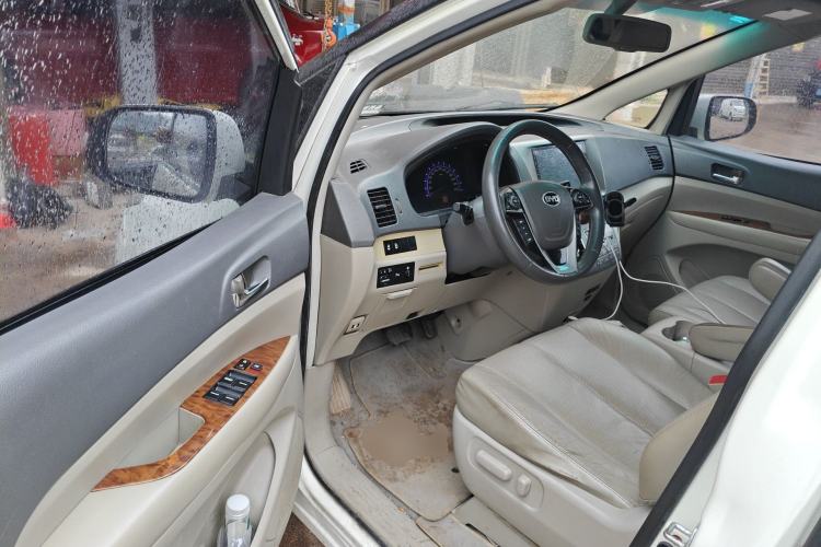 Used BYD M6 2013 2.4L Automatic Luxury Model Driver Seat