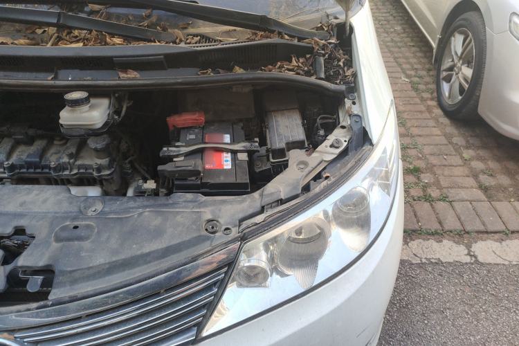 Used BYD M6 2013 2.0L Manual Comfort Edition Engine Bay Left